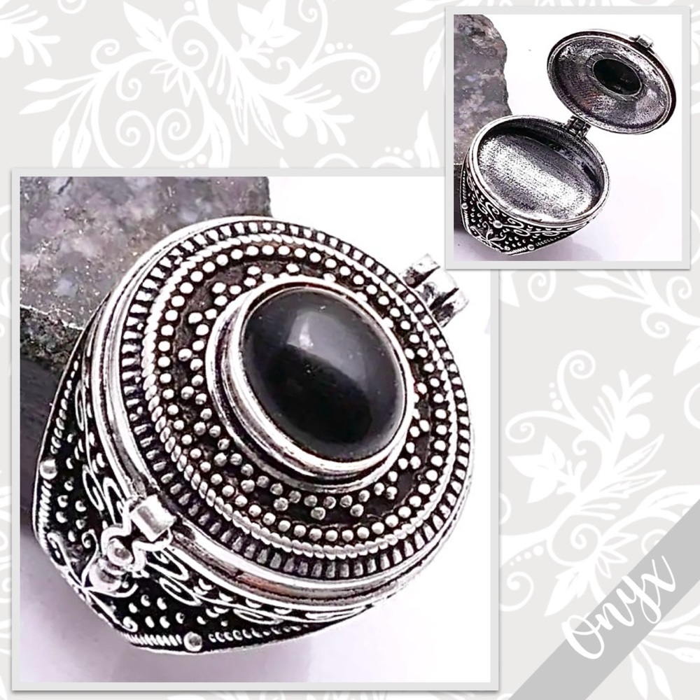 Onyx Eclectic Silver Artisan Poison Ring, Size 8.5 (Black)
